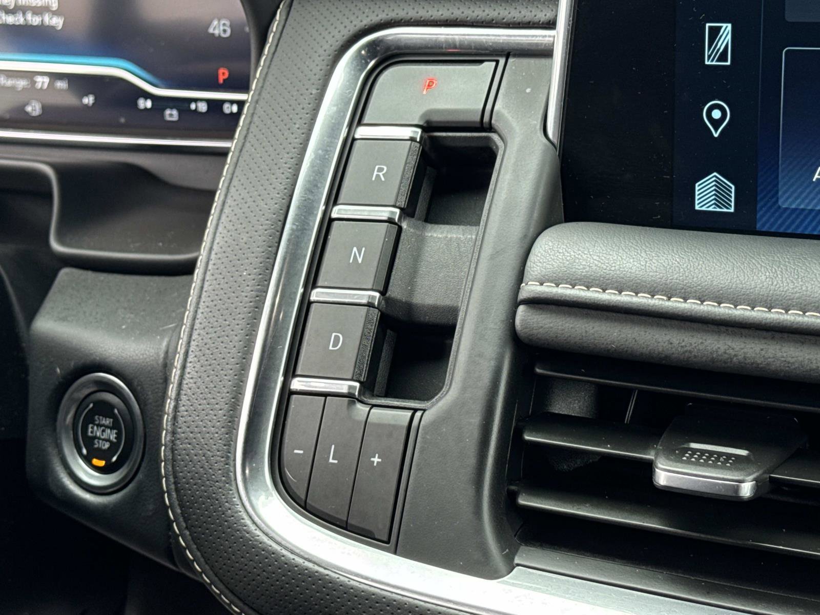 Used 2024 Chevrolet Suburban Premier image 5