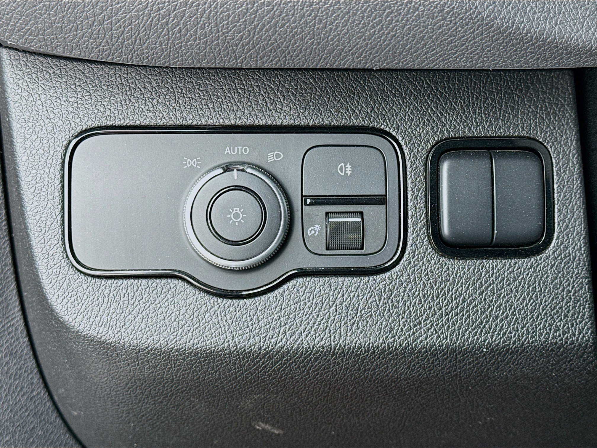 Used 2021 Mercedes-Benz Sprinter 3500 w/ Premium Package image 15