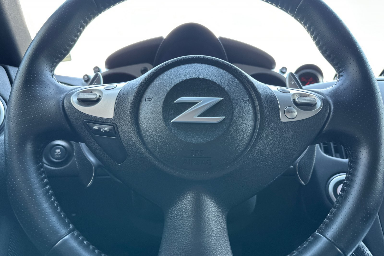 Used 2013 Nissan 370Z Coupe RWD image 33