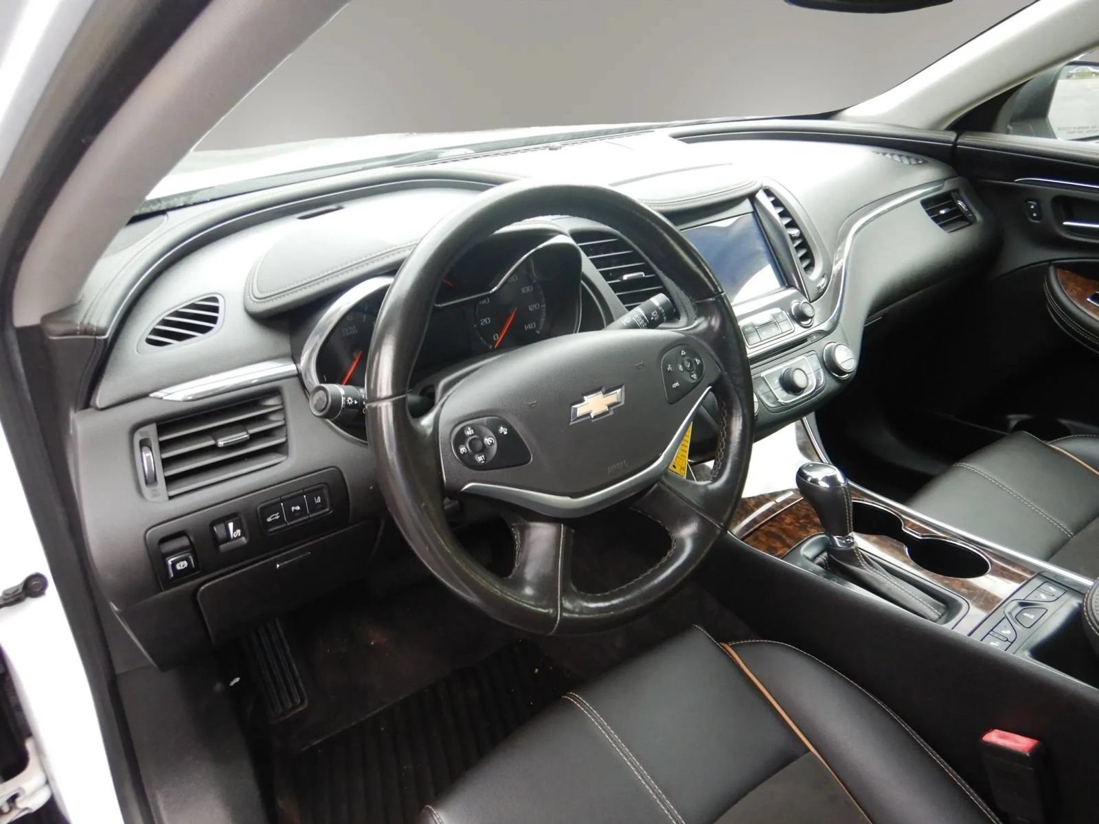 Used 2014 Chevrolet Impala LT w/ Premium Seating Package FWD image 12