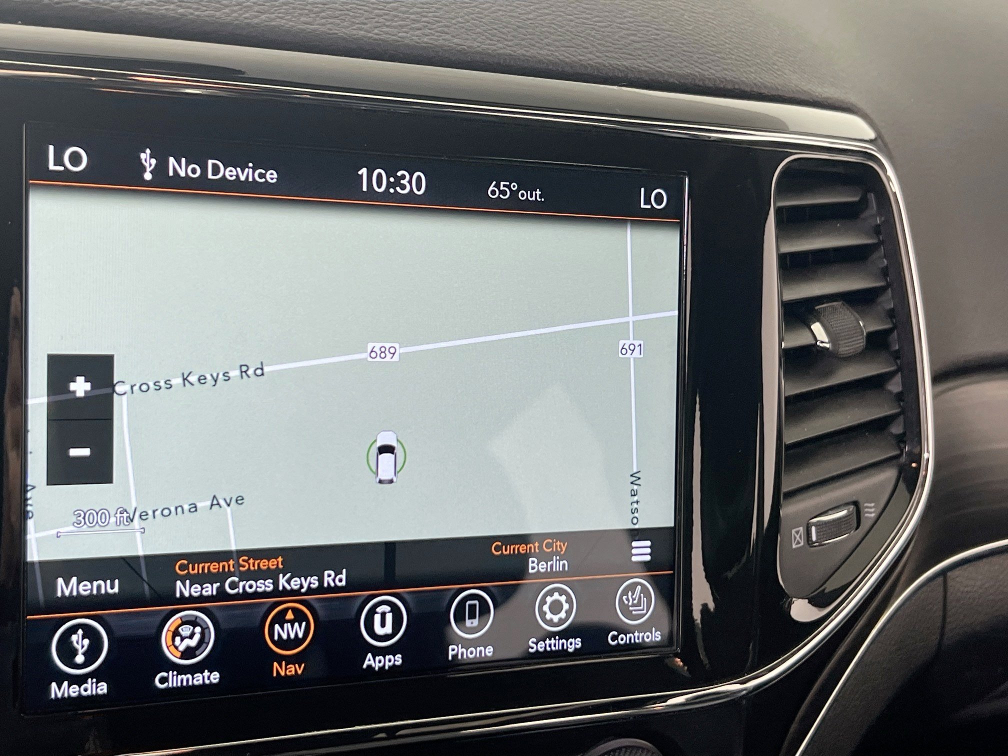 Used 2021 Jeep Grand Cherokee Limited image 12