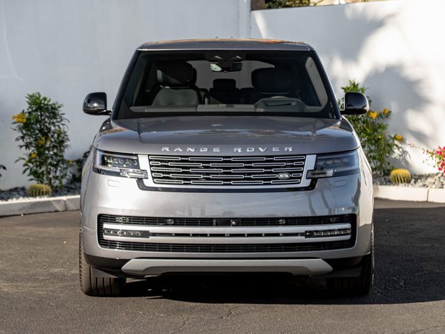 Used 2025 Land Rover Range Rover Long Wheelbase Autobiography image 3