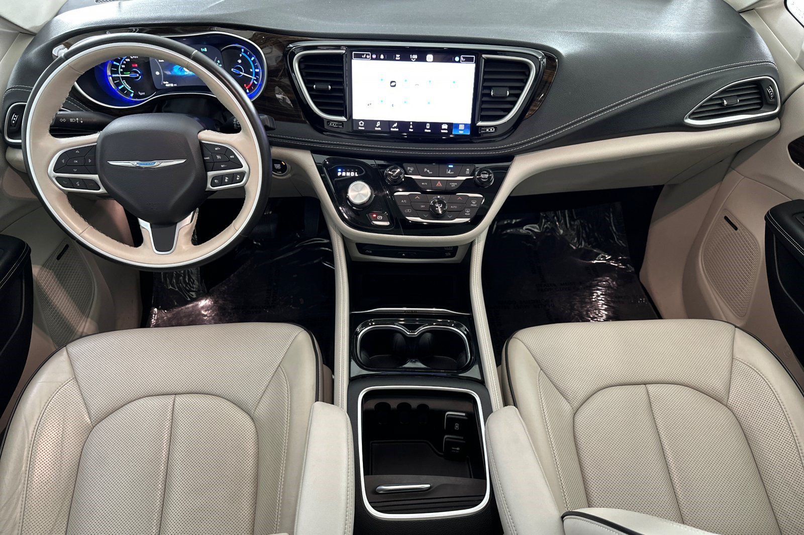 Used 2021 Chrysler Pacifica Limited w/ Uconnect Theater Family Group FWD image 15