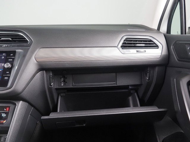Used 2022 Volkswagen Tiguan SE FWD image 35