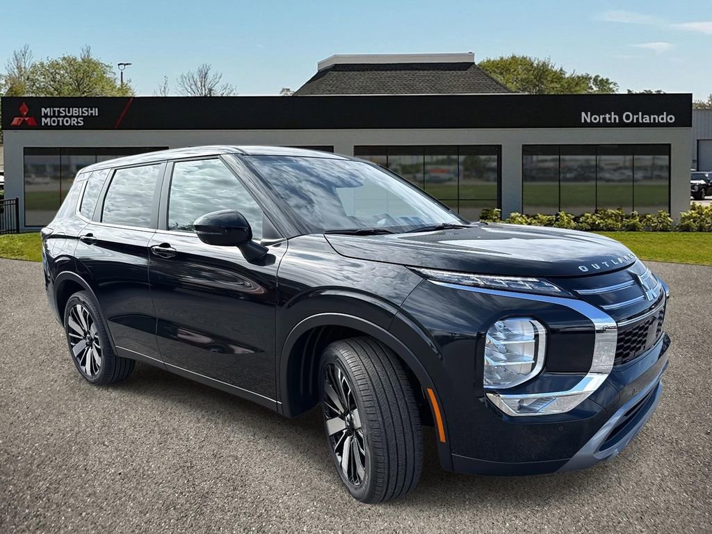 New 2026 Mitsubishi Outlander SE image 2