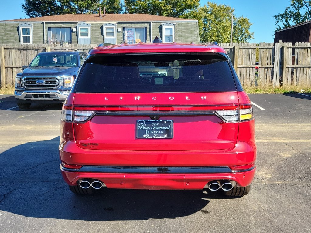 New 2026 Lincoln Aviator Reserve w/ Jet Appearance Package AWD/4WD image 5
