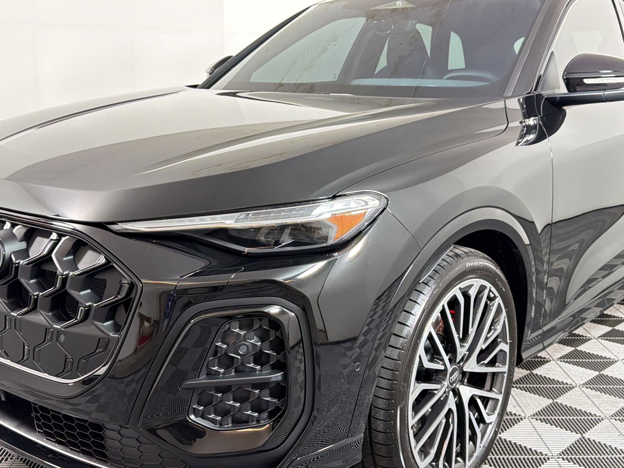 Certified 2025 Audi SQ5 Prestige w/ Prestige Package image 19