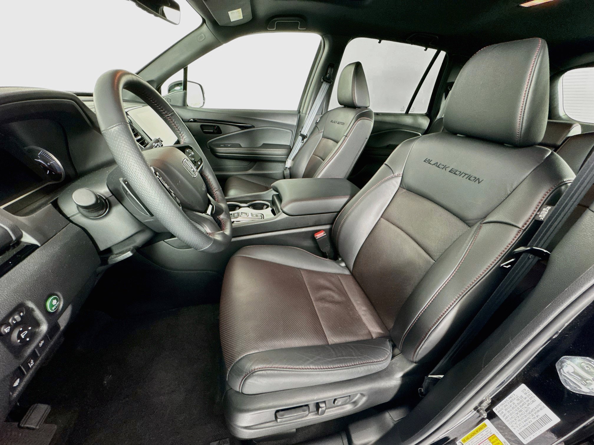 Certified 2025 Honda Passport Black Edition image 21