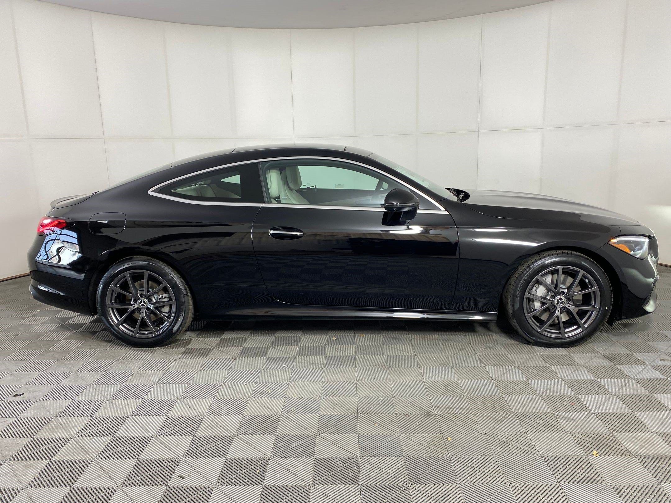 Used 2026 Mercedes-Benz CLE 300 4MATIC Coupe image 7