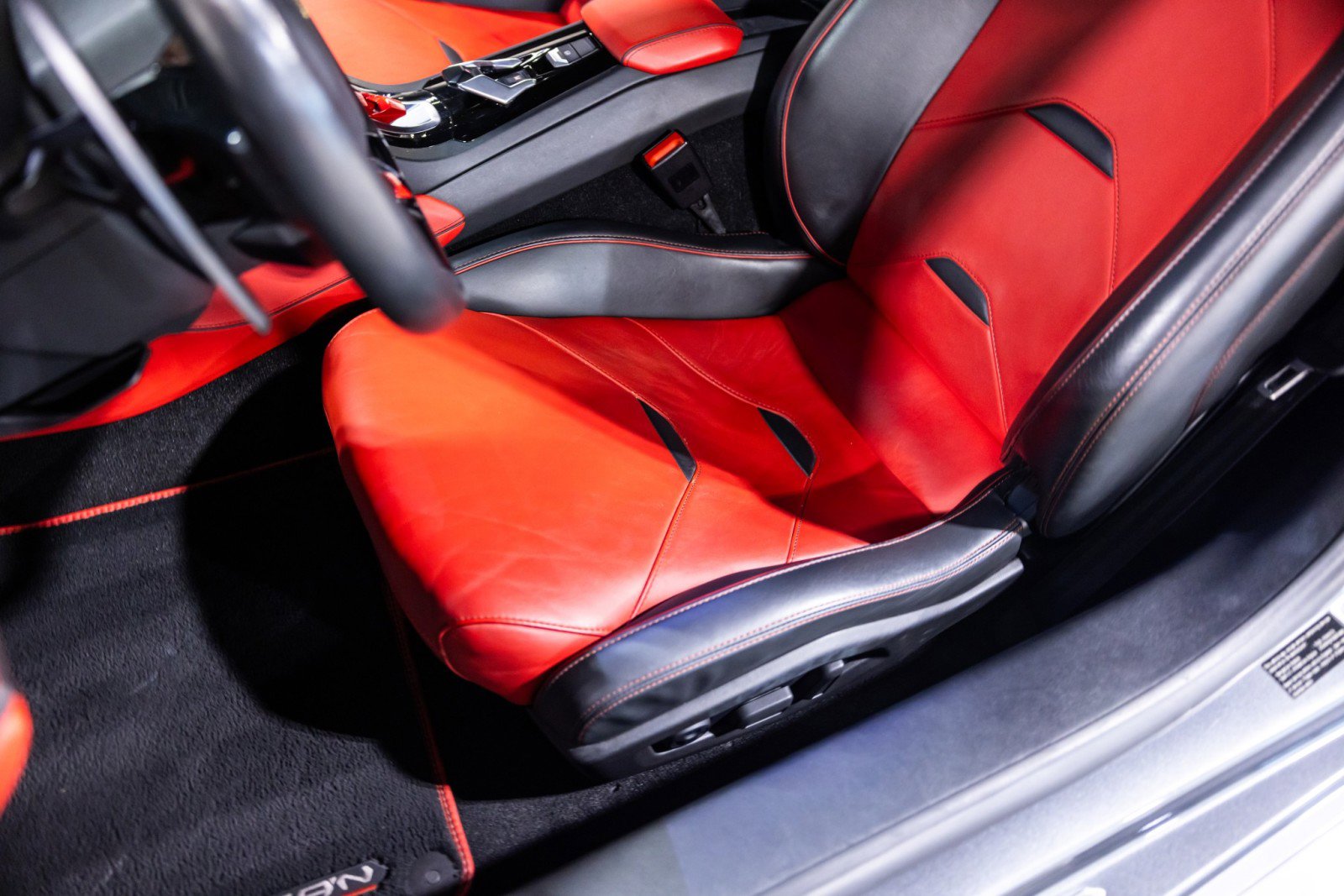 Used 2021 Lamborghini Huracan EVO RWD image 37