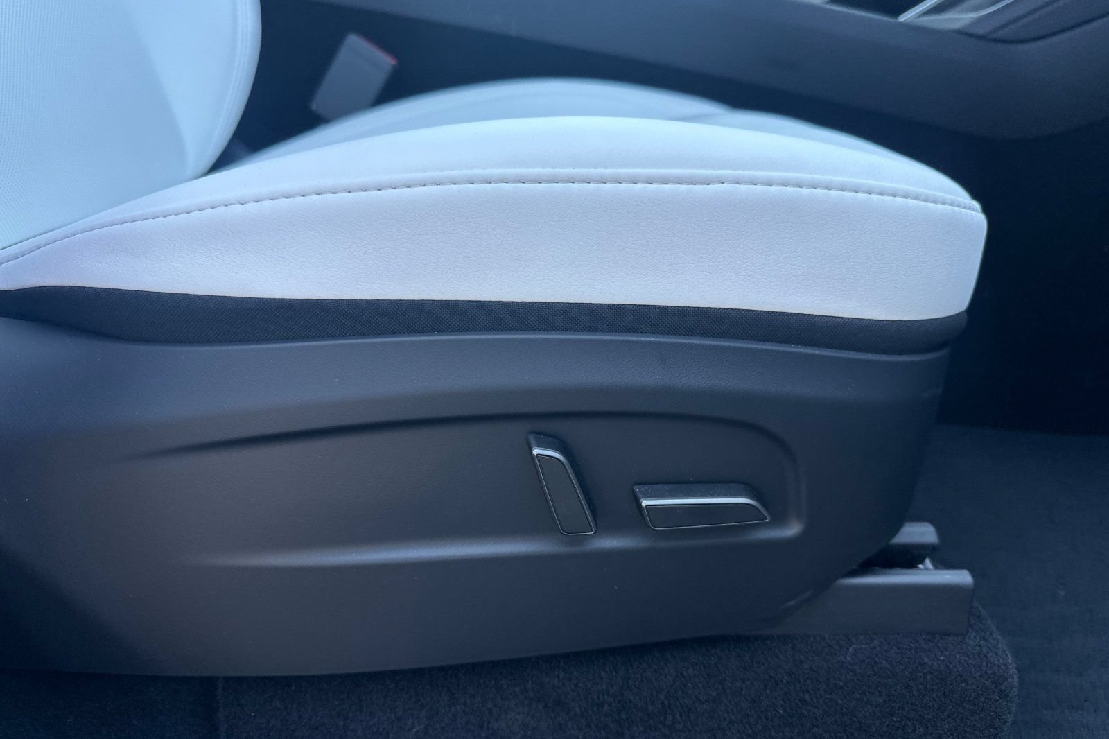 Used 2026 Tesla Model Y Long Range AWD/4WD image 21