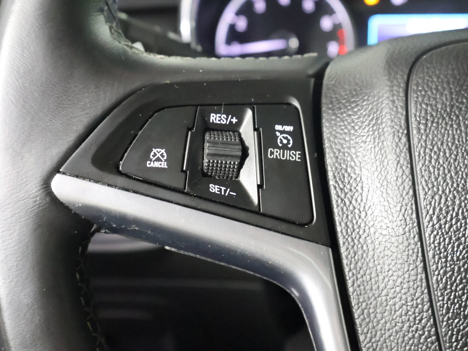 Used 2022 Buick Encore Preferred w/ Safety Package AWD/4WD image 34