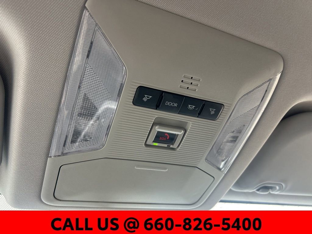 Used 2025 Toyota RAV4 LE AWD/4WD image 25