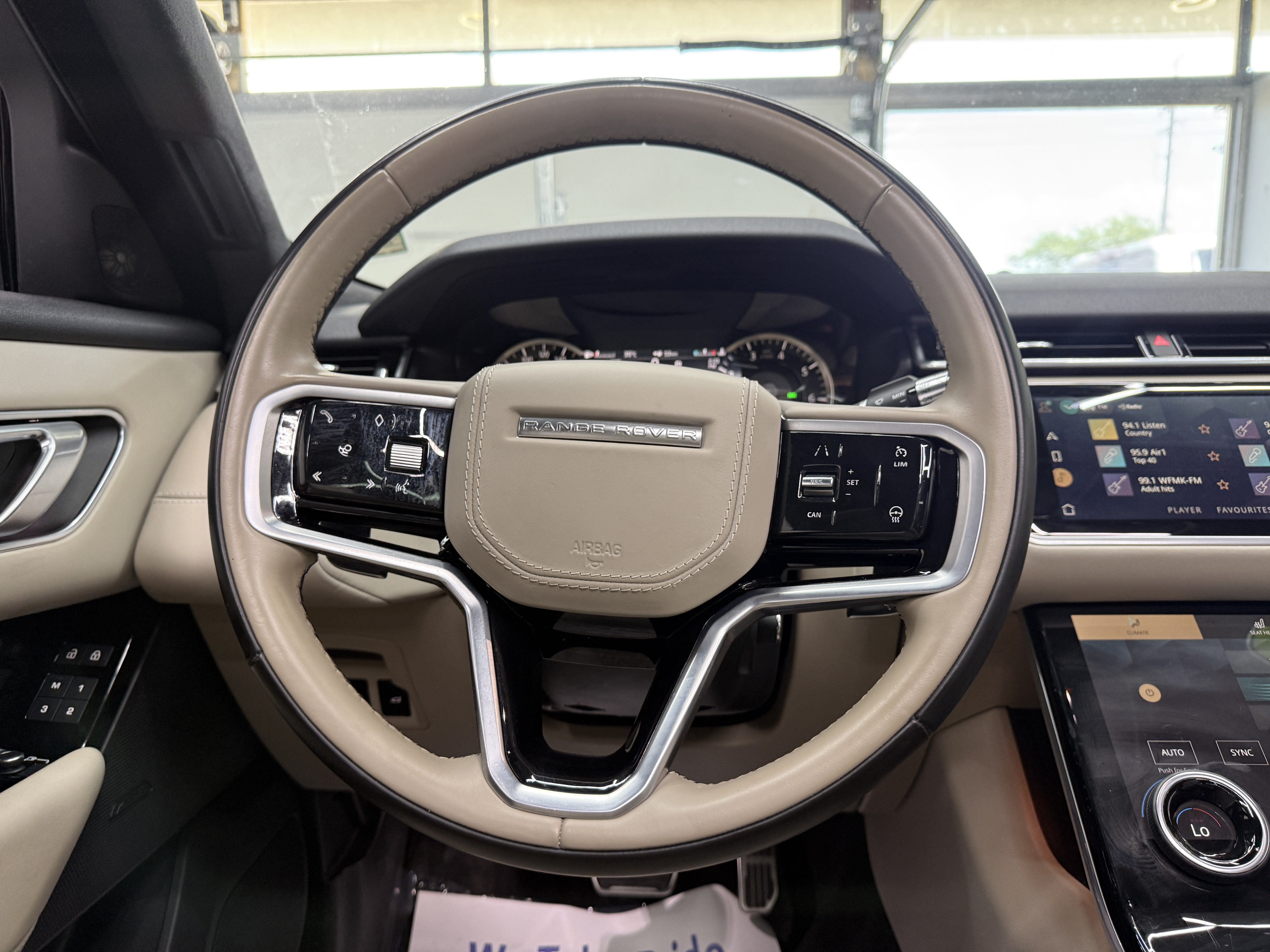Used 2022 Land Rover Range Rover Velar R-Dynamic S AWD/4WD image 7