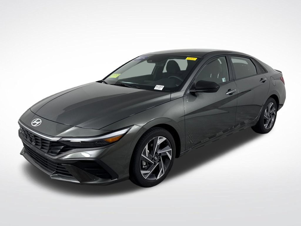 Certified 2025 Hyundai Elantra Sport FWD image 9