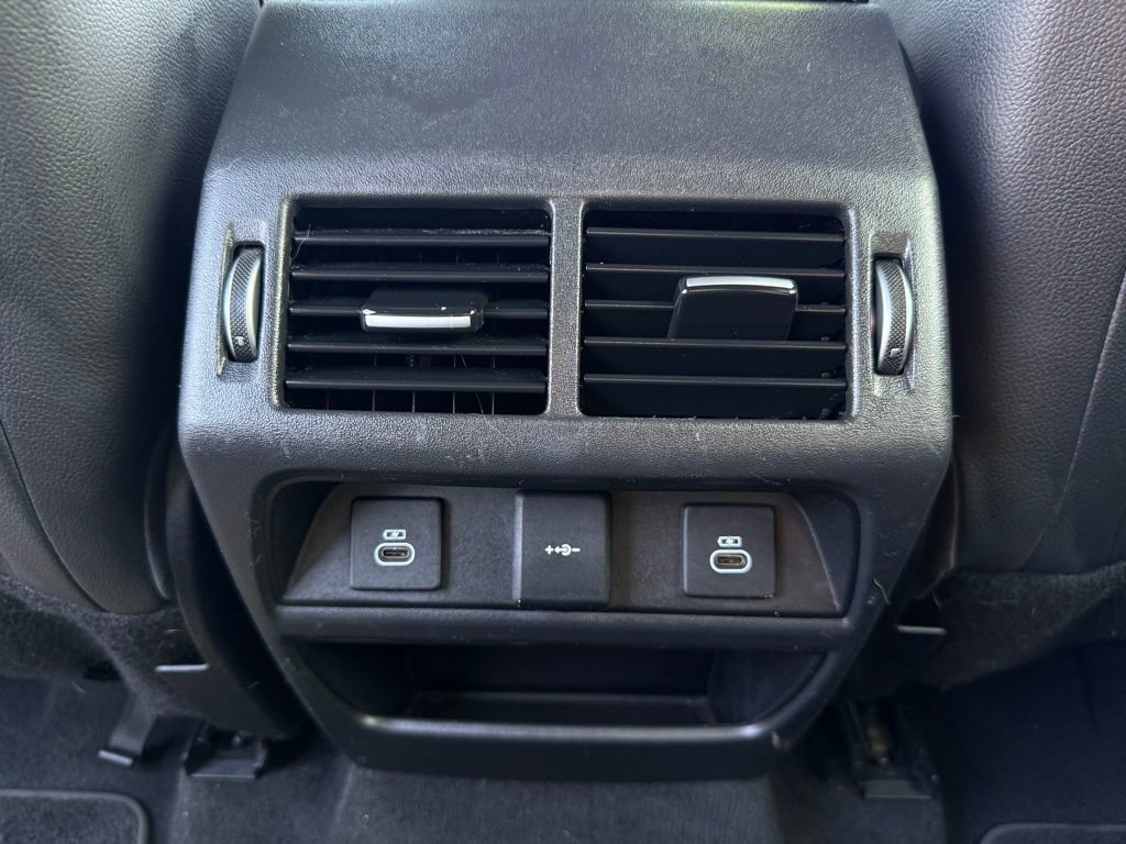 Used 2022 Land Rover Discovery Sport SE R-Dynamic image 13