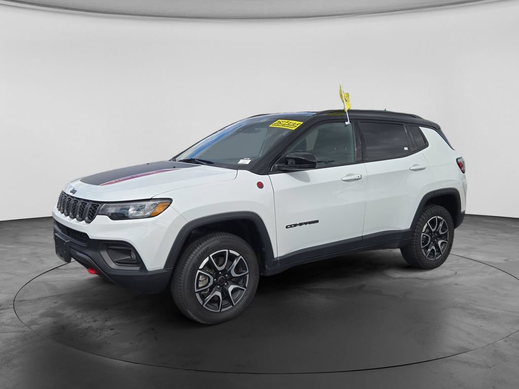 Used 2025 Jeep Compass Trailhawk AWD/4WD image 5