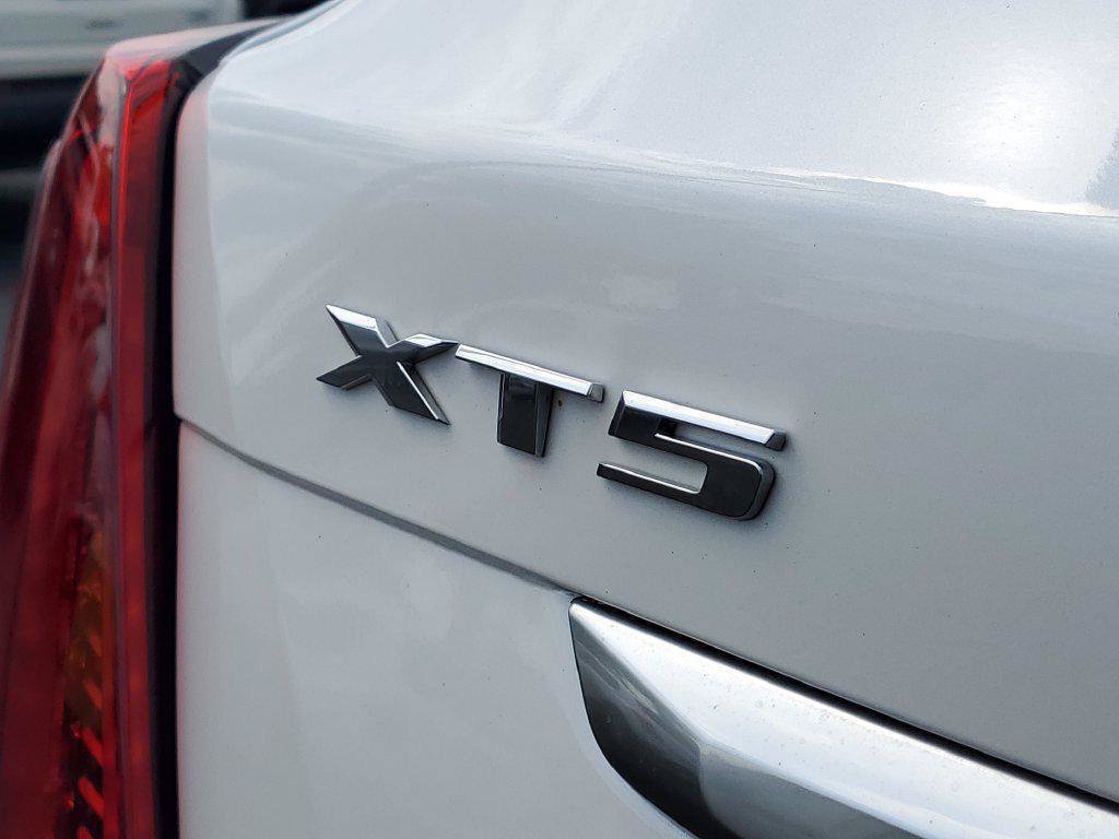 Used 2023 Cadillac XT5 Premium Luxury w/ LPO, Floor Liner Package FWD image 36