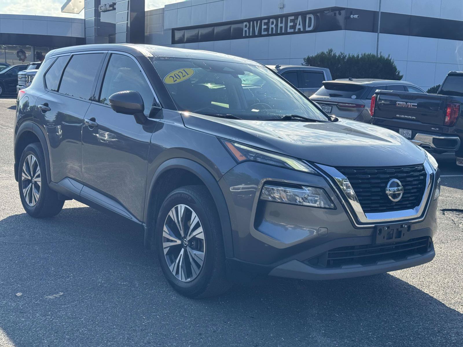 Used 2021 Nissan Rogue SV AWD/4WD image 2