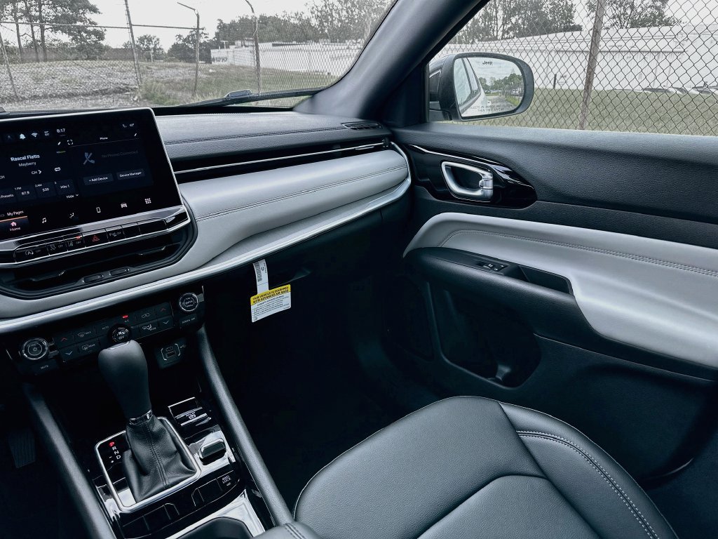 New 2026 Jeep Compass Limited AWD/4WD image 29
