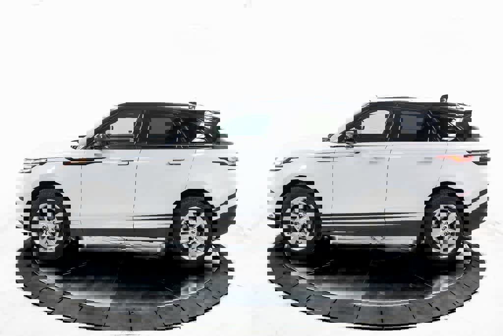 Used 2018 Land Rover Range Rover Velar S image 2