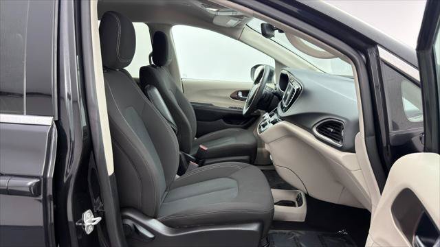 Used 2023 Chrysler Voyager LX FWD image 19