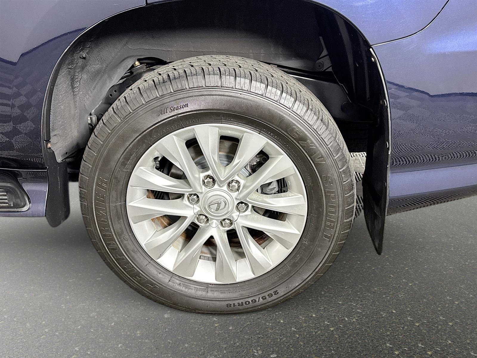 Used 2017 Lexus GX 460 Premium w/ Premium Package image 31