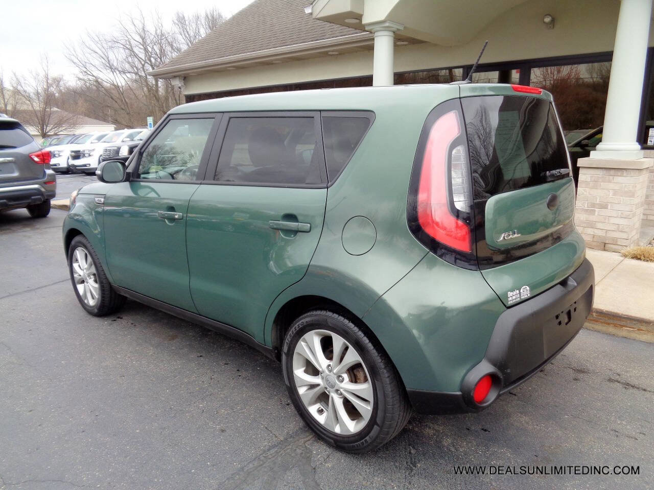 Used 2014 Kia Soul + FWD image 4