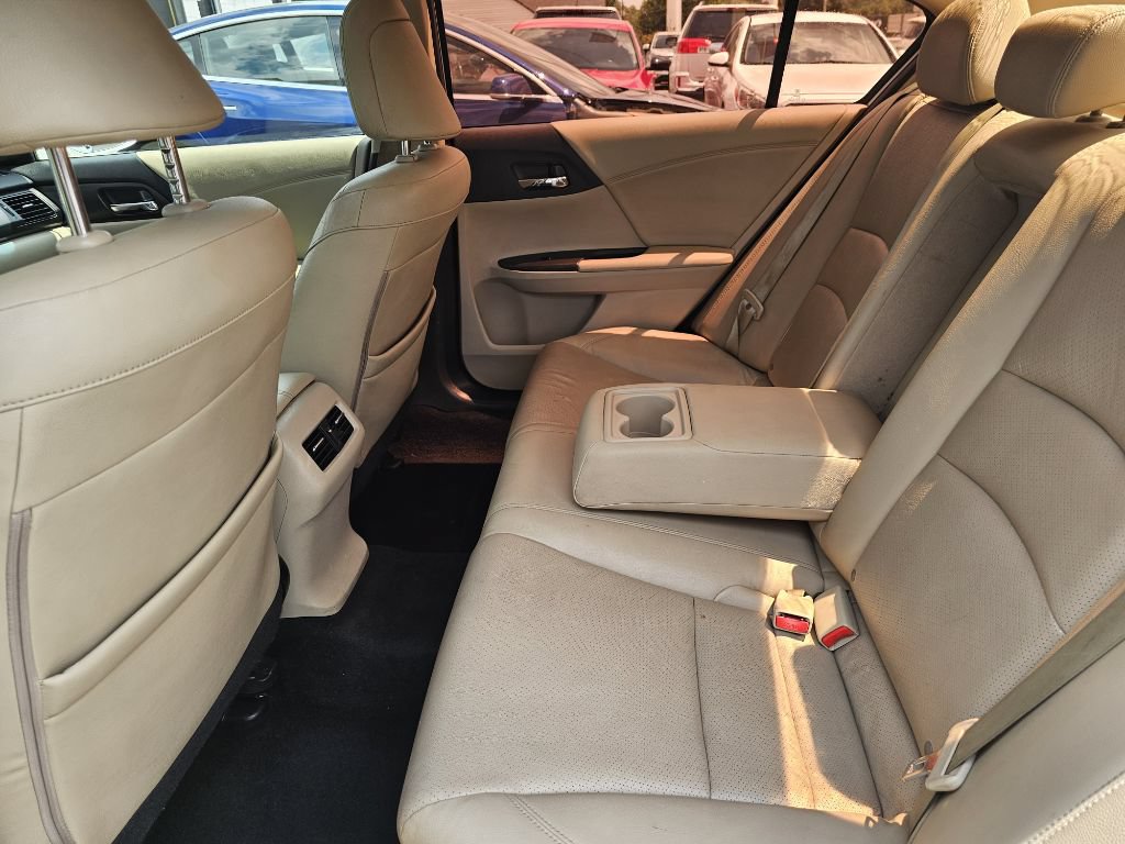 Used 2015 Honda Accord EX-L image 32