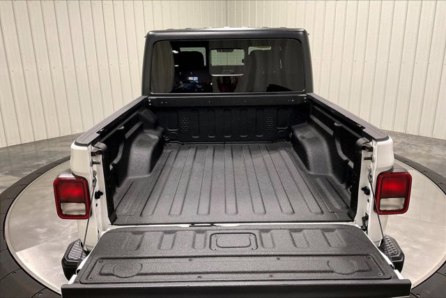 Used 2022 Jeep Gladiator Sport AWD/4WD image 38