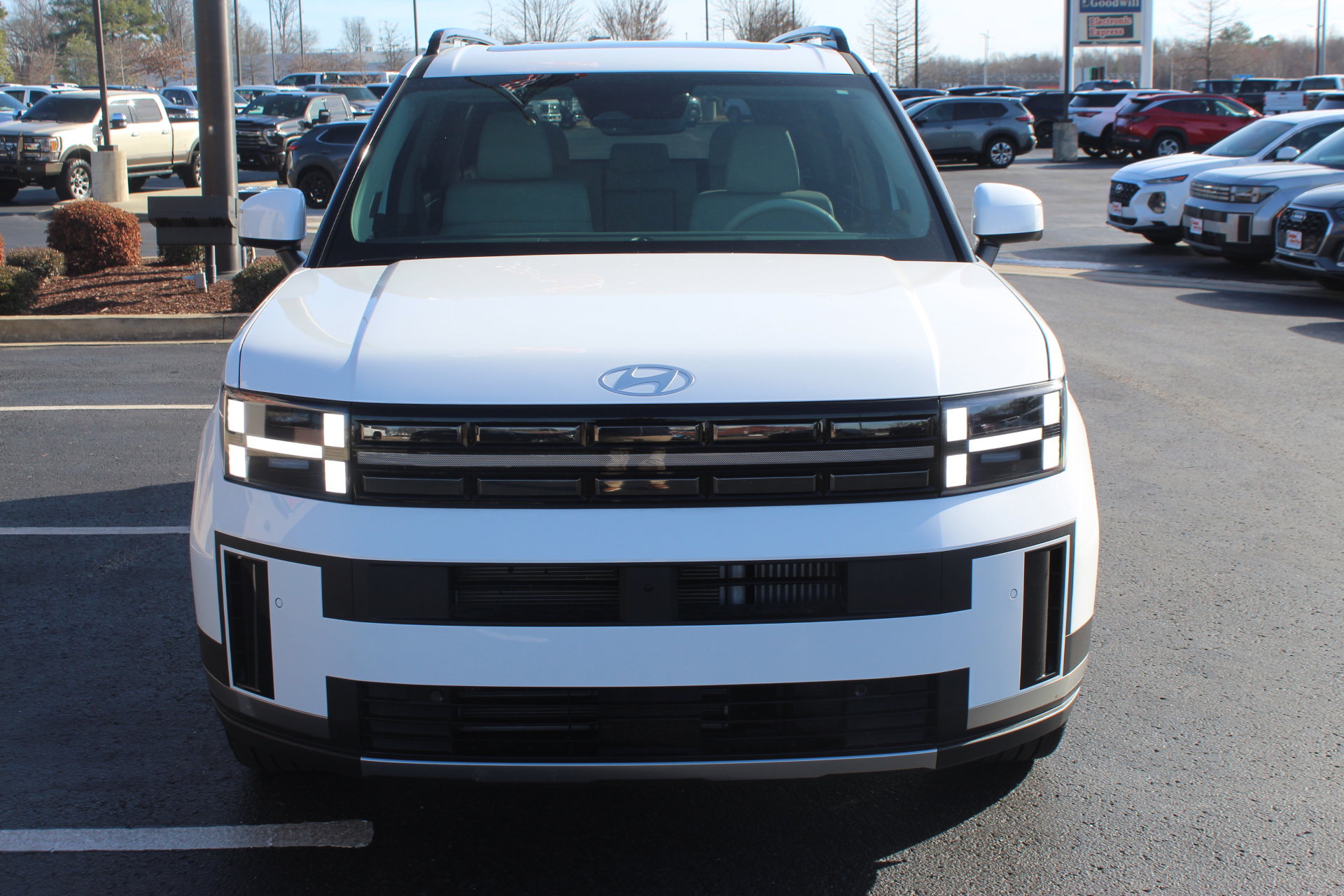 Used 2025 Hyundai Santa Fe Limited image 3