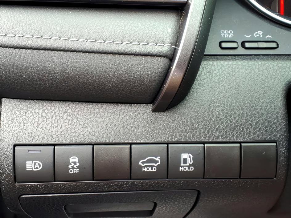 Certified 2020 Toyota Camry XSE FWD image 21