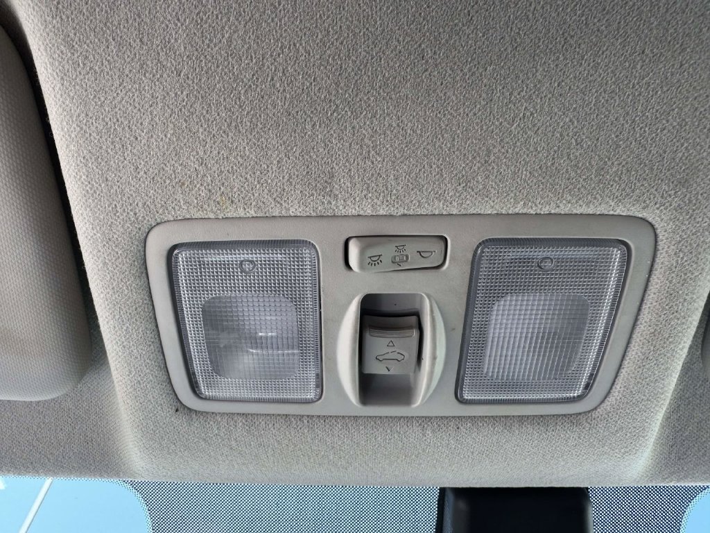 Used 2023 Hyundai Venue SEL FWD image 31