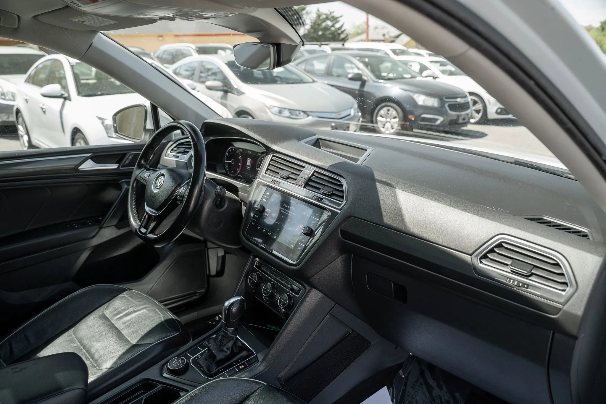 Used 2019 Volkswagen Tiguan SEL Premium AWD/4WD image 13