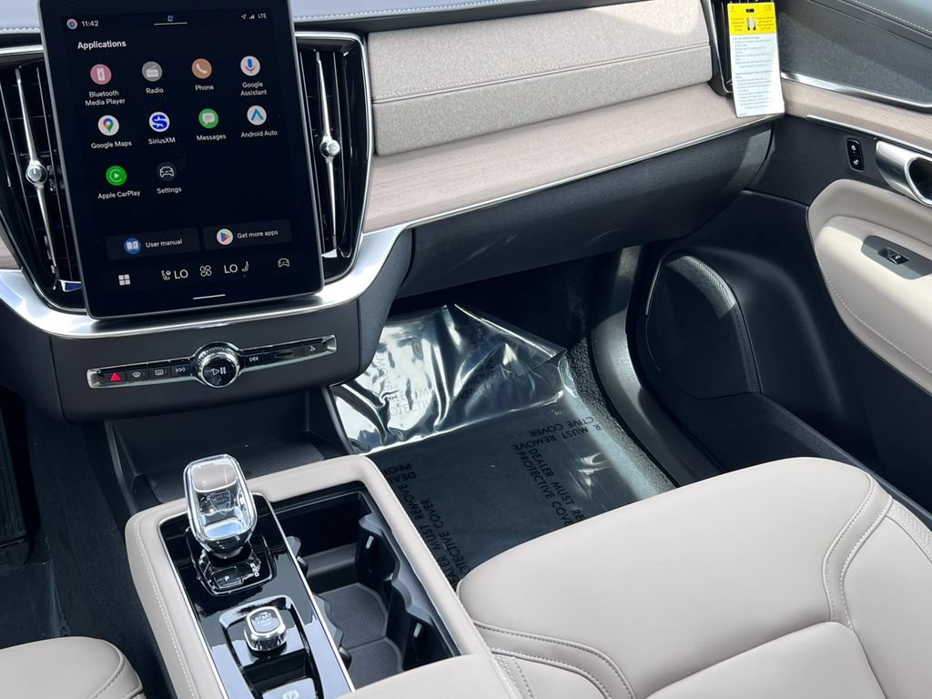 New 2026 Volvo XC90 B5 Core AWD/4WD image 17