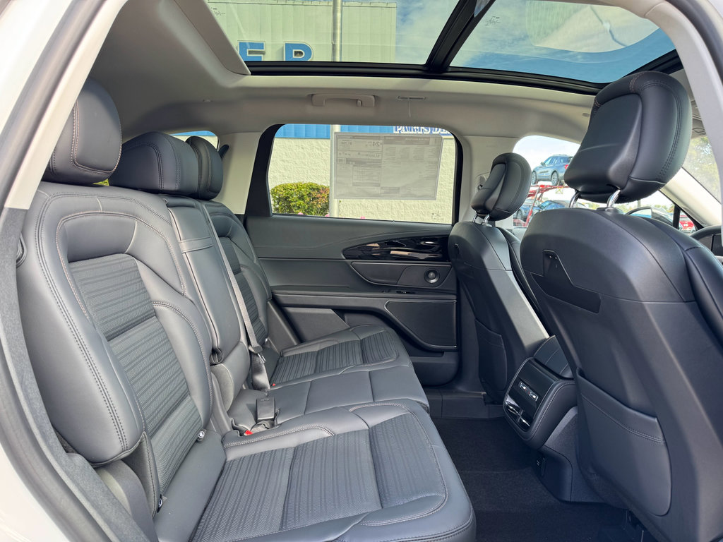 New 2026 Lincoln Nautilus Reserve w/ Jet Appearance Package image 17