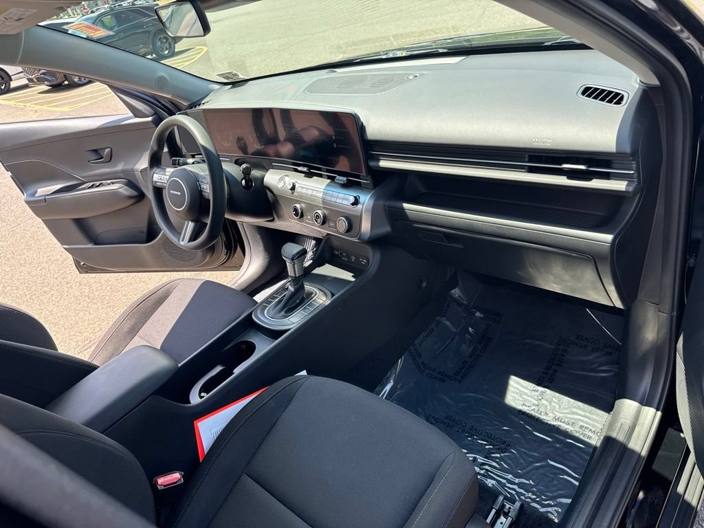 Certified 2025 Hyundai Kona SE AWD/4WD image 18