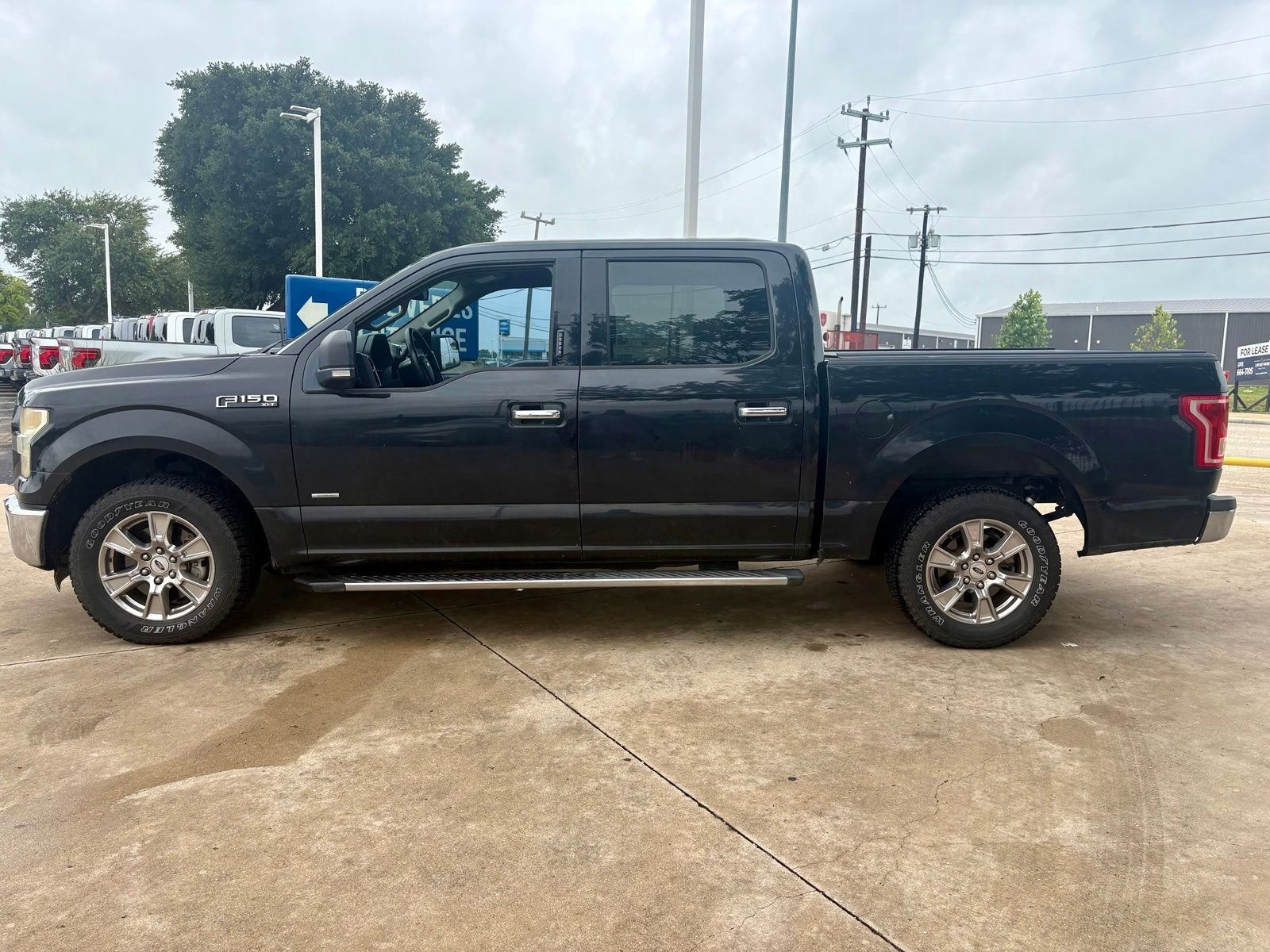 Used 2015 Ford F150 XLT w/ Equipment Group 301A Mid RWD image 8