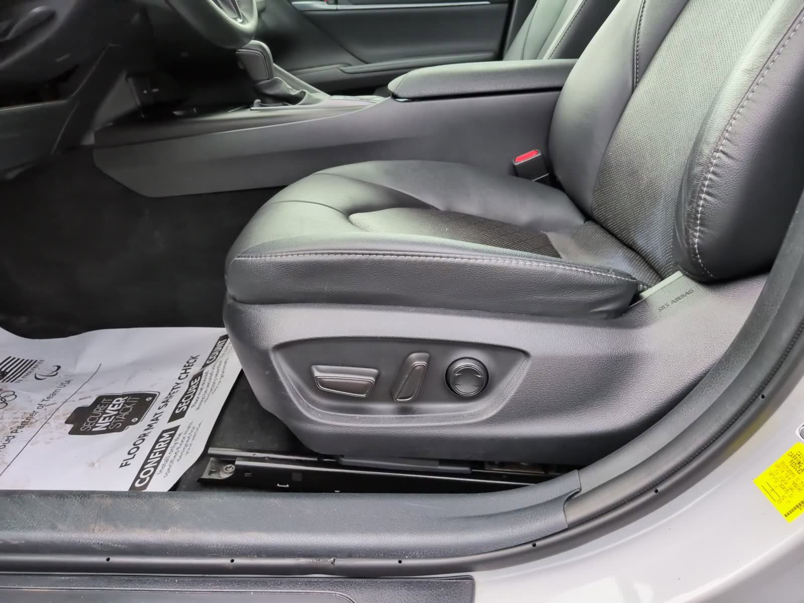 Used 2024 Toyota Camry XSE FWD image 15