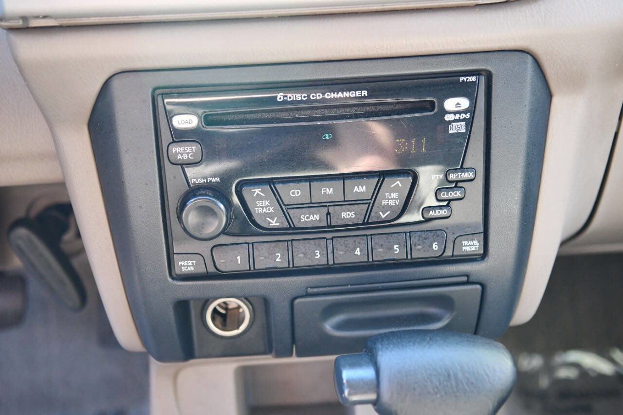 Used 2001 Nissan Frontier SE image 27