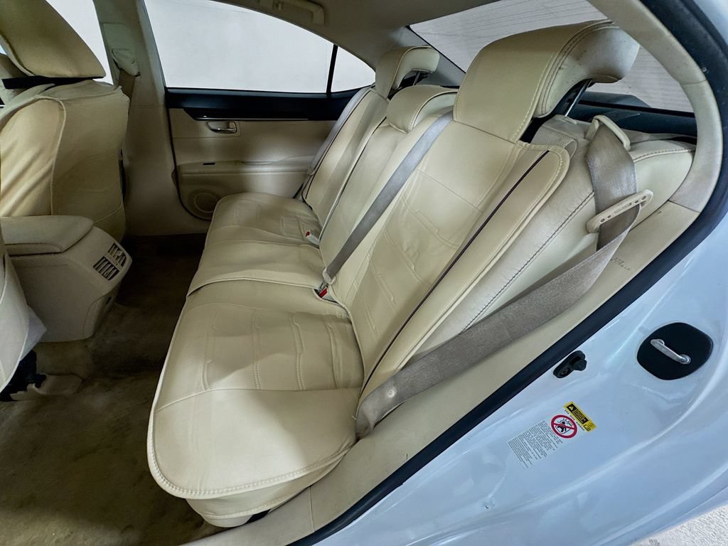 Used 2013 Lexus ES 350 w/ Luxury Pkg FWD image 31