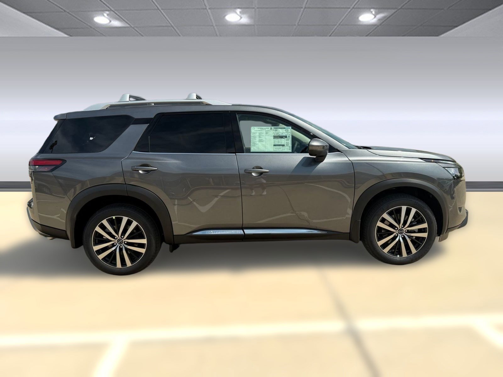 New 2025 Nissan Pathfinder Platinum image 8