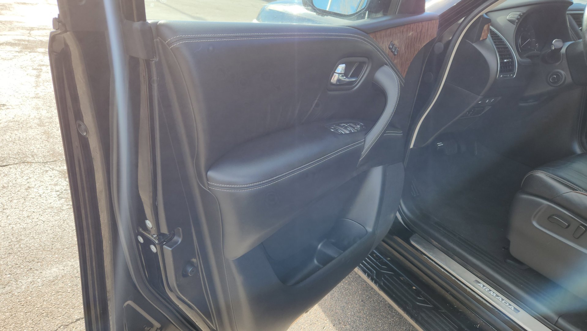 Used 2018 Nissan Armada Platinum w/ Captain Seat Package image 22