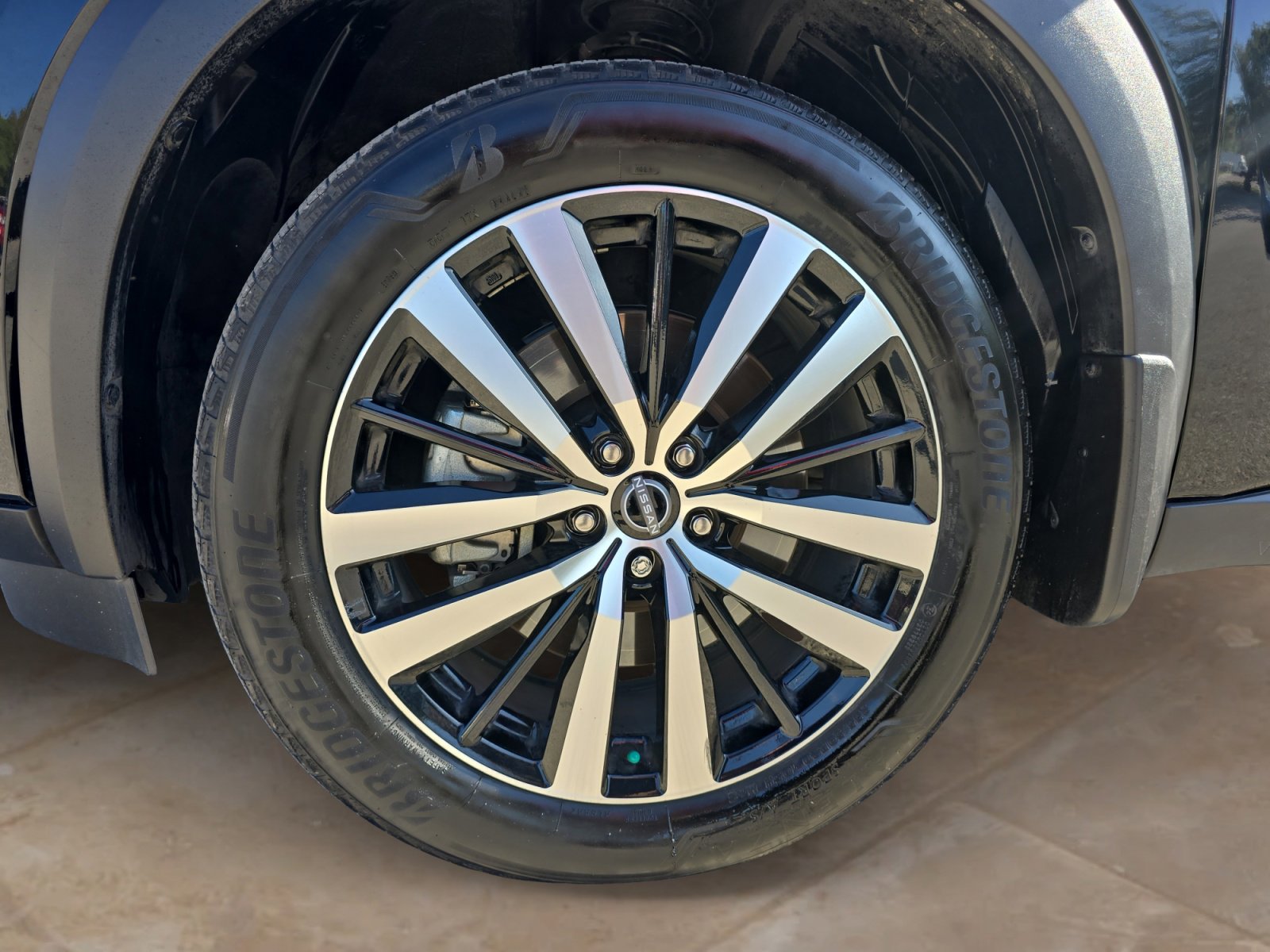 Used 2024 Nissan Pathfinder Platinum image 31