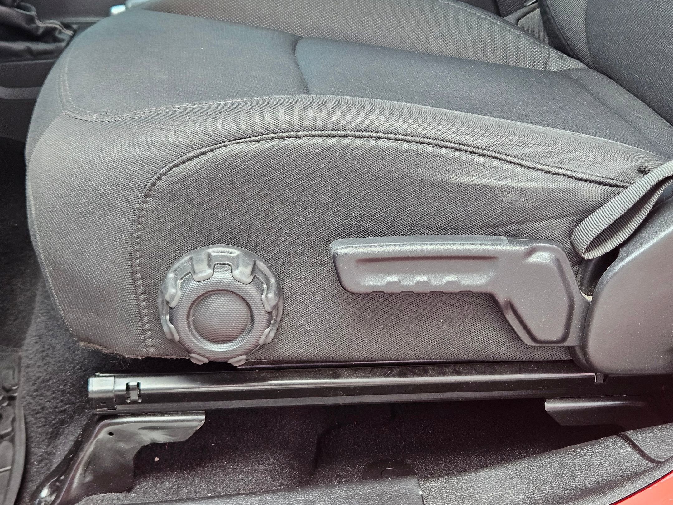 Used 2020 Jeep Wrangler Unlimited Sahara AWD/4WD image 21