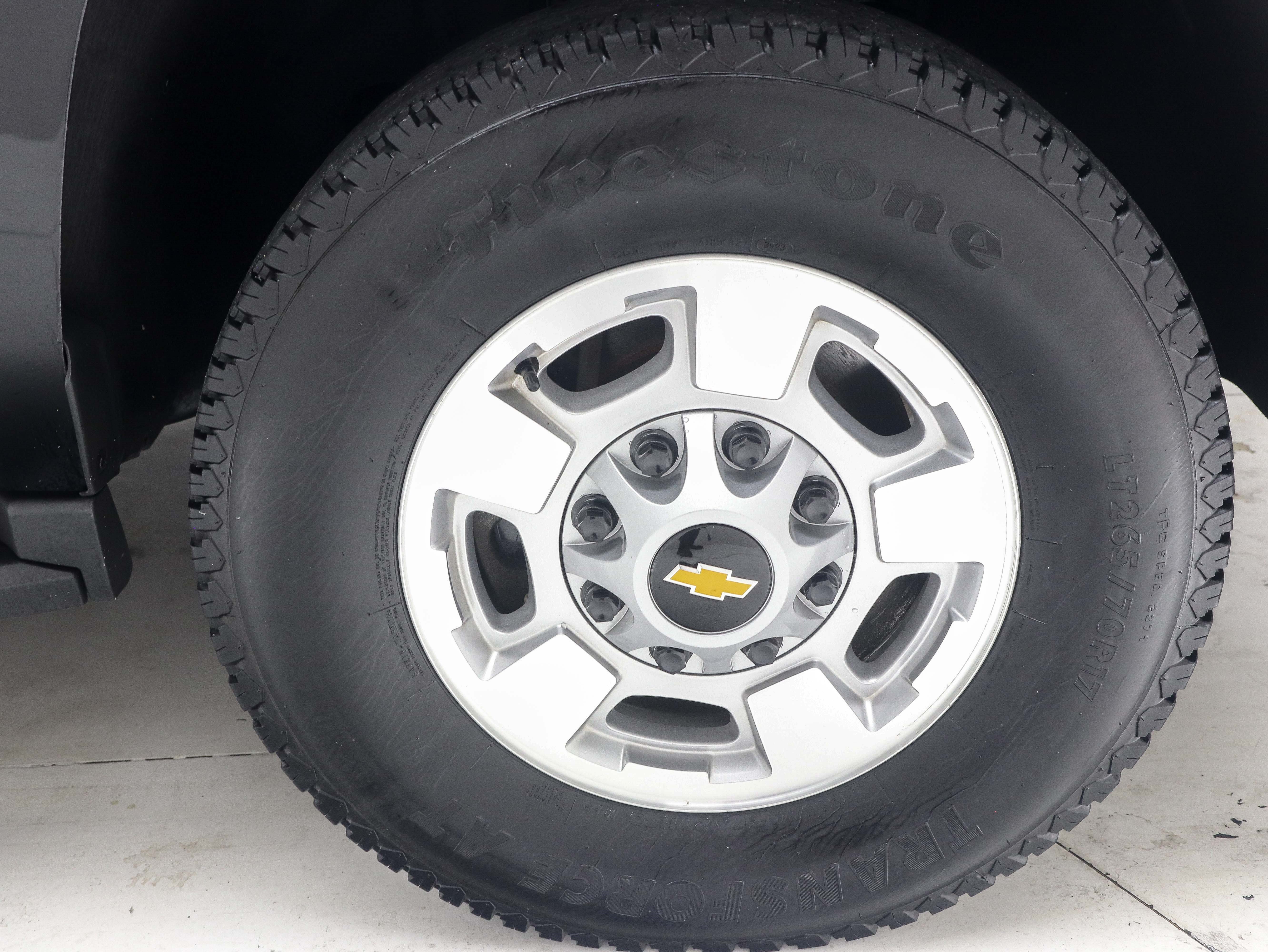 Used 2017 Chevrolet Suburban 3500 LS w/ Driver Alert Package AWD/4WD image 33