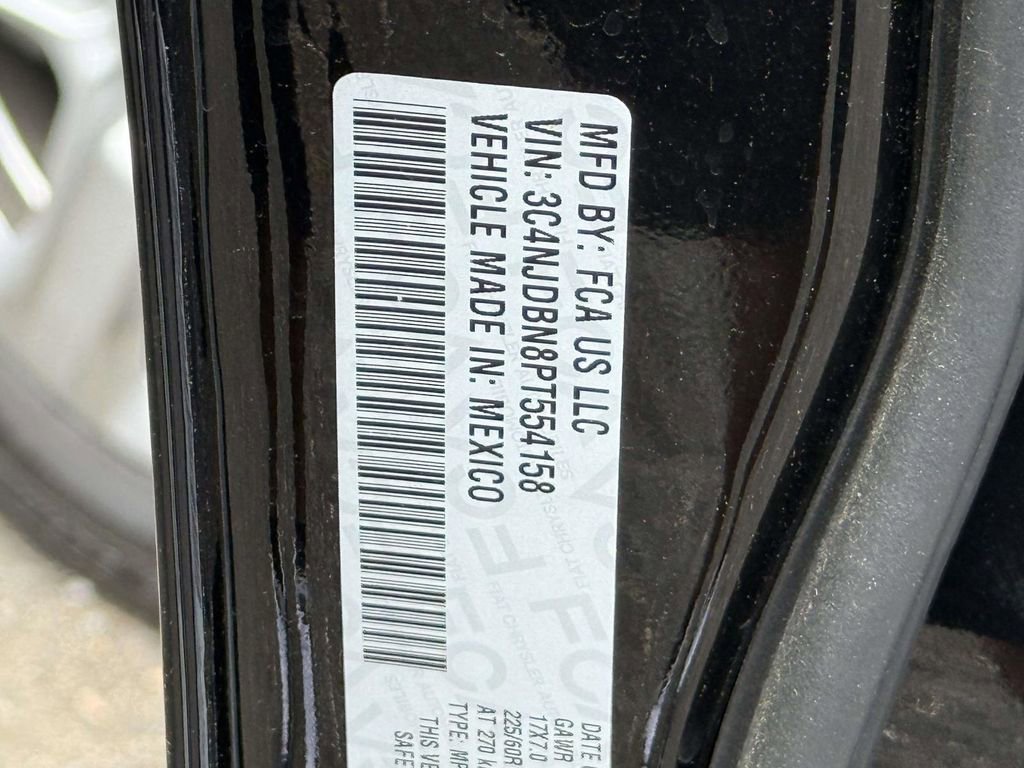 Used 2023 Jeep Compass Latitude AWD/4WD image 30