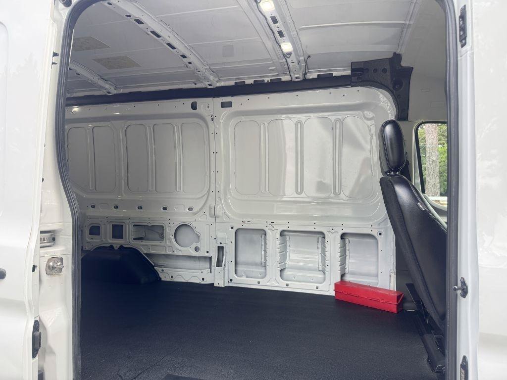 Used 2025 Ford Transit 250 148 Medium Roof RWD image 6