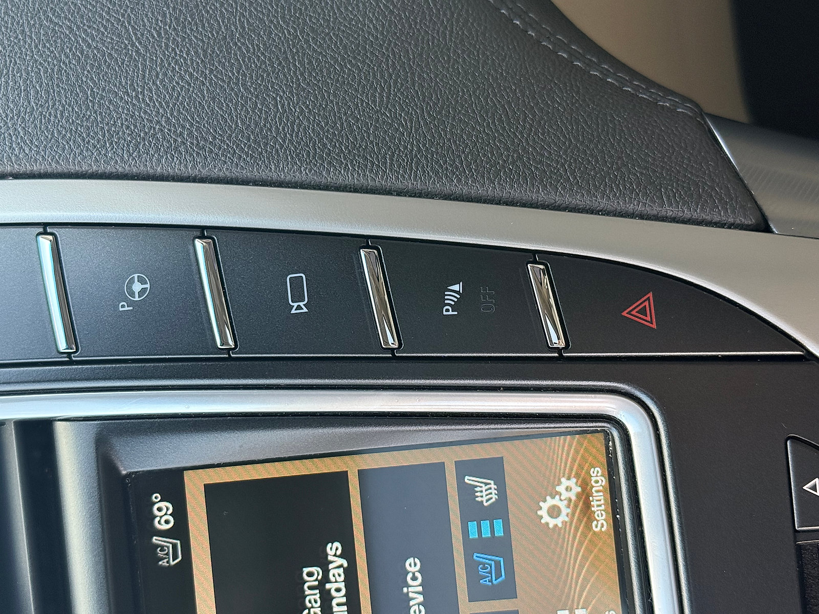 Used 2017 Lincoln MKX Reserve w/ Luxury Package AWD/4WD image 25