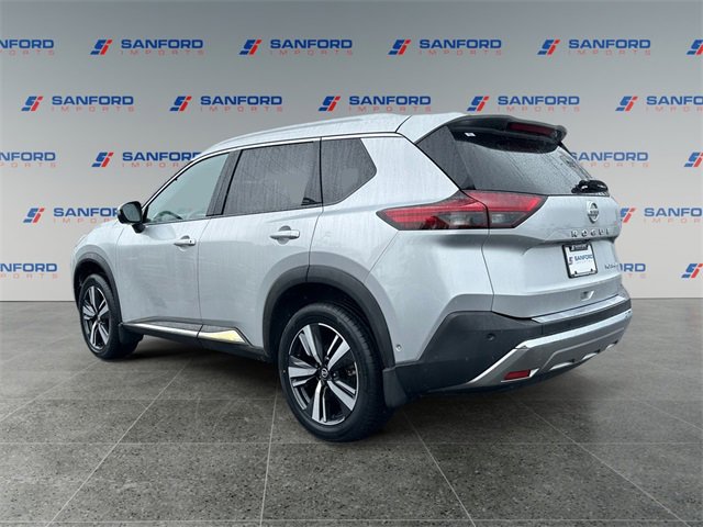 Used 2021 Nissan Rogue Platinum image 3